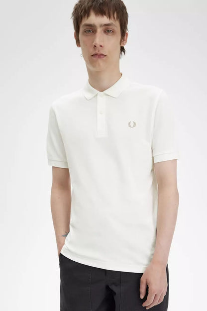 Fred Perry Polo Hombre M6000 Blanco Nieve / Gris Piedra Cálido Who Killed Bambi?