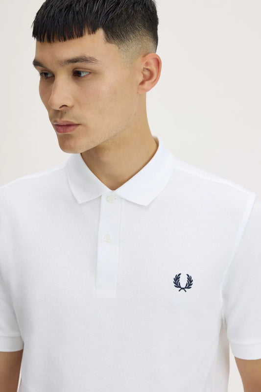 Fred Perry Polo Hombre M6000 Blanco Who killed Bambi?