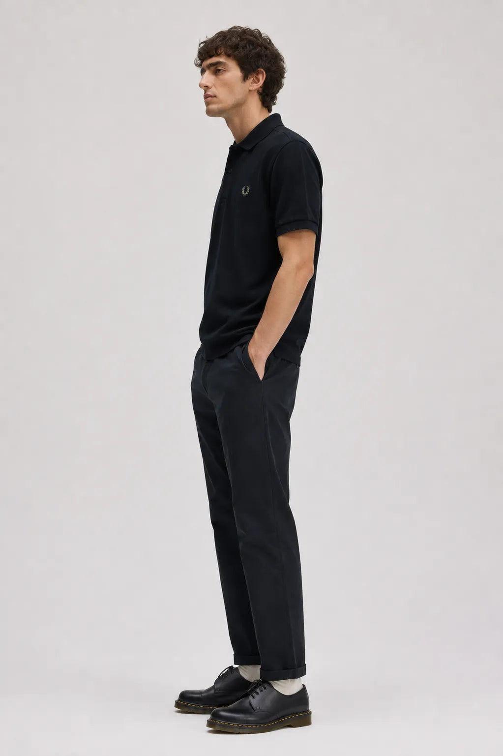 Fred Perry Polo Hombre M6000 Negro 130 Who killed Bambi?