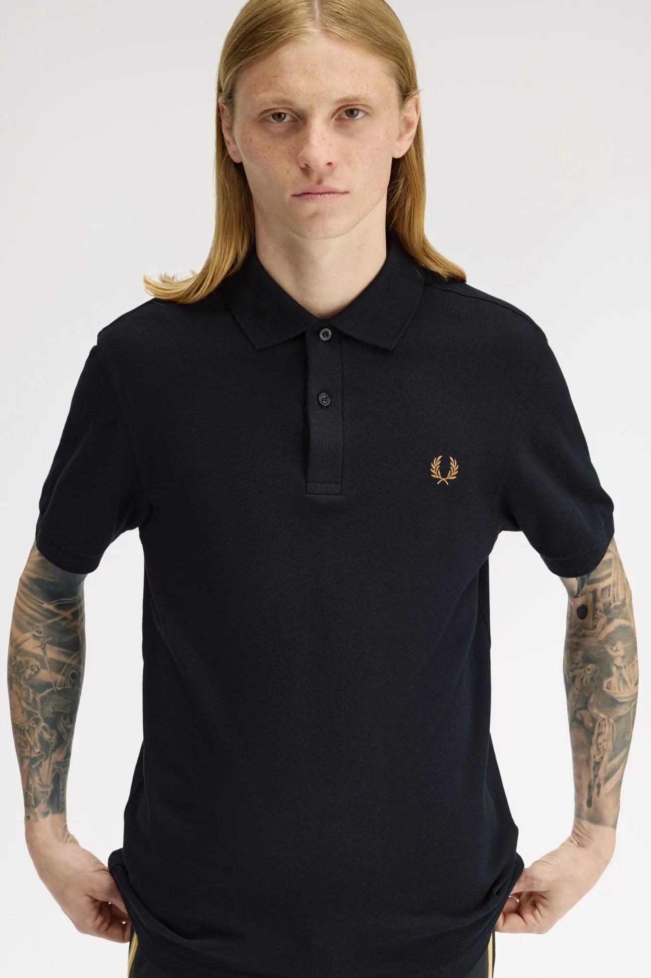 Fred Perry Polo Hombre M6000 Negro N60 Who killed Bambi?