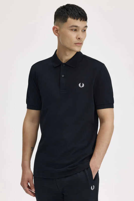Fred Perry Polo Hombre M6000 Negro Who killed Bambi?