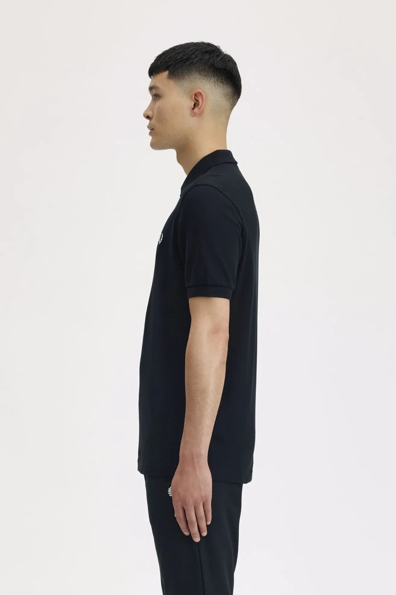 Fred Perry Polo Hombre M6000 Negro Who killed Bambi?