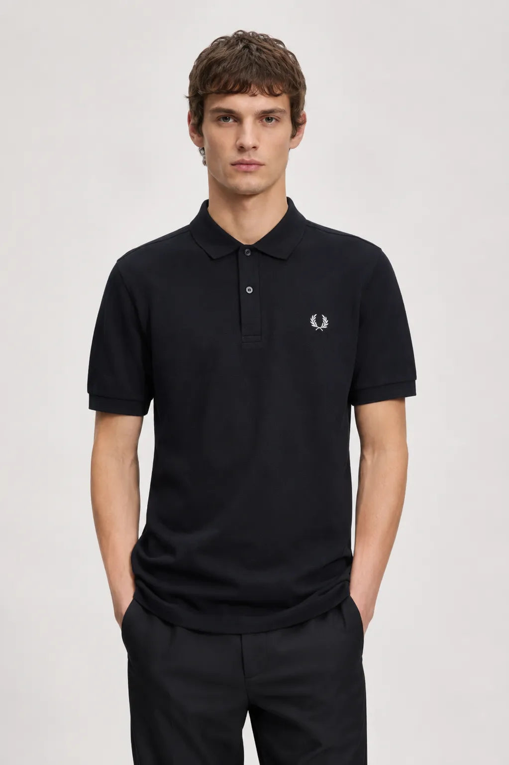 Fred Perry Polo Hombre M6000 Negro Who killed Bambi?