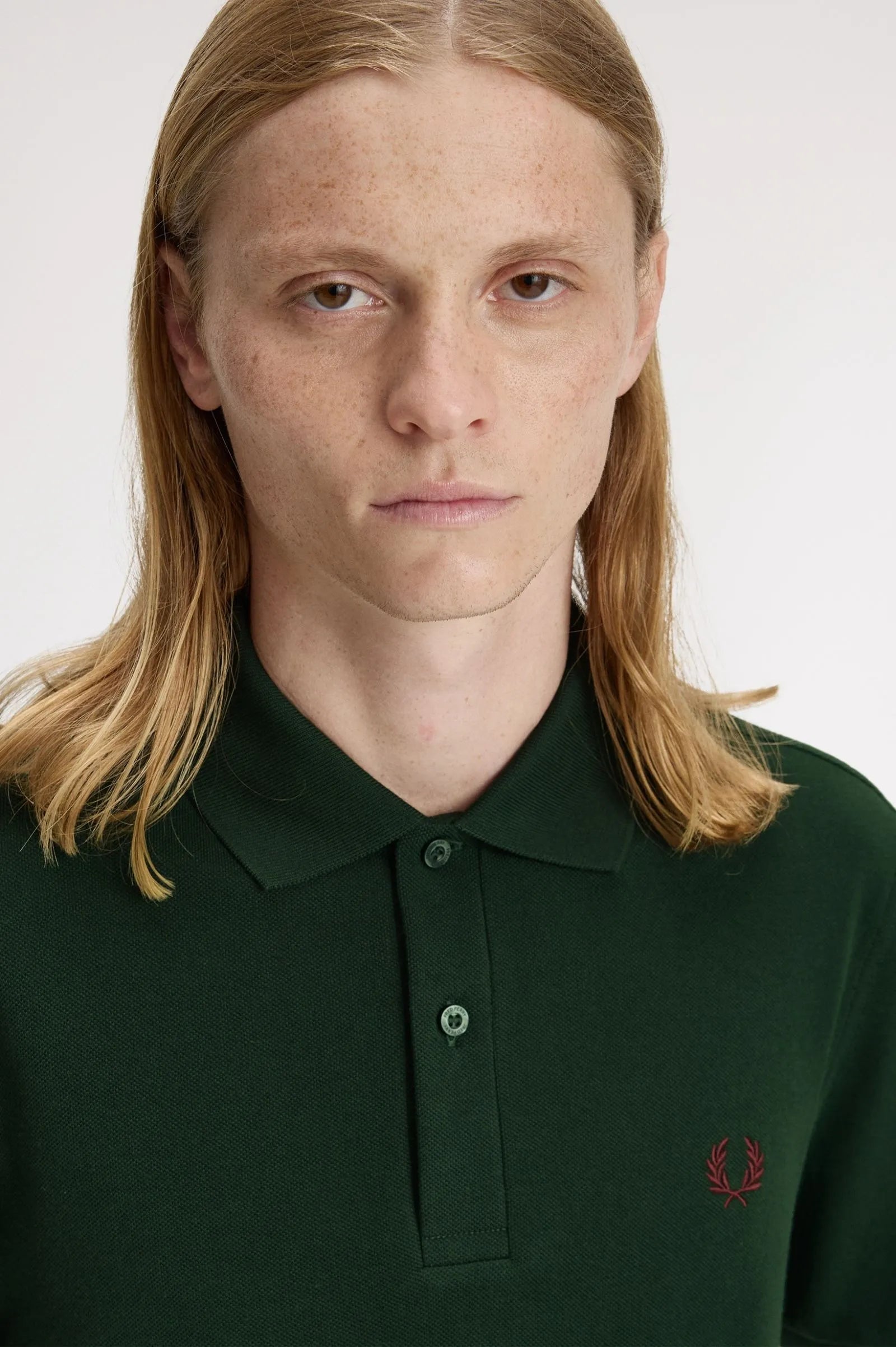 Fred Perry Polo Hombre M6000 Verde 15B Who killed Bambi?