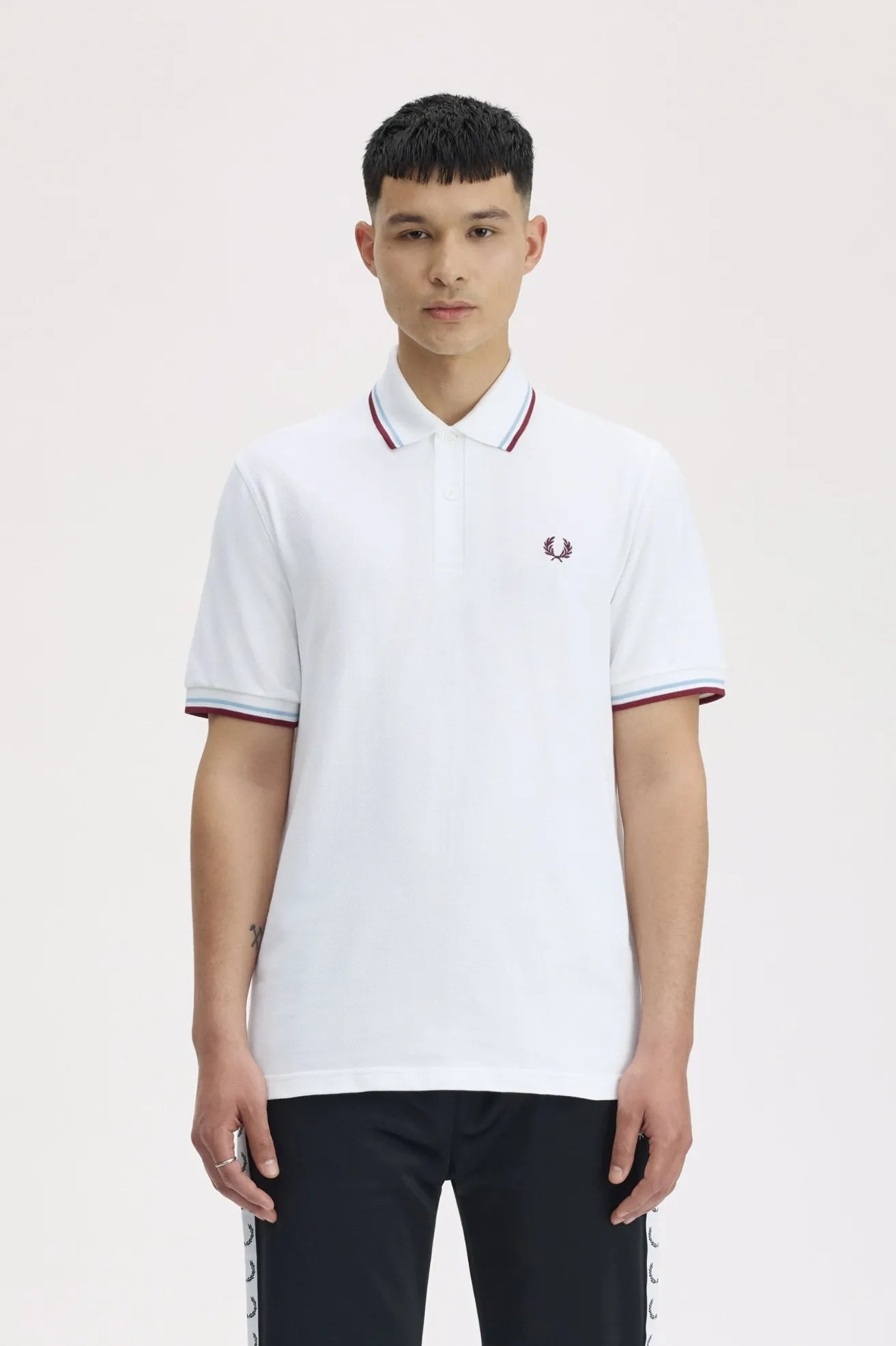 Fred Perry Polo Hombre Made In England M12 Blanco Who killed Bambi?