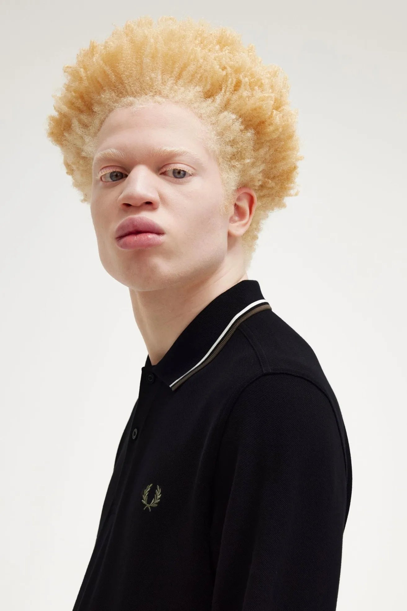 Fred Perry Polo Hombre Manga Larga M3636 Azul Negro W54 Who killed Bambi?