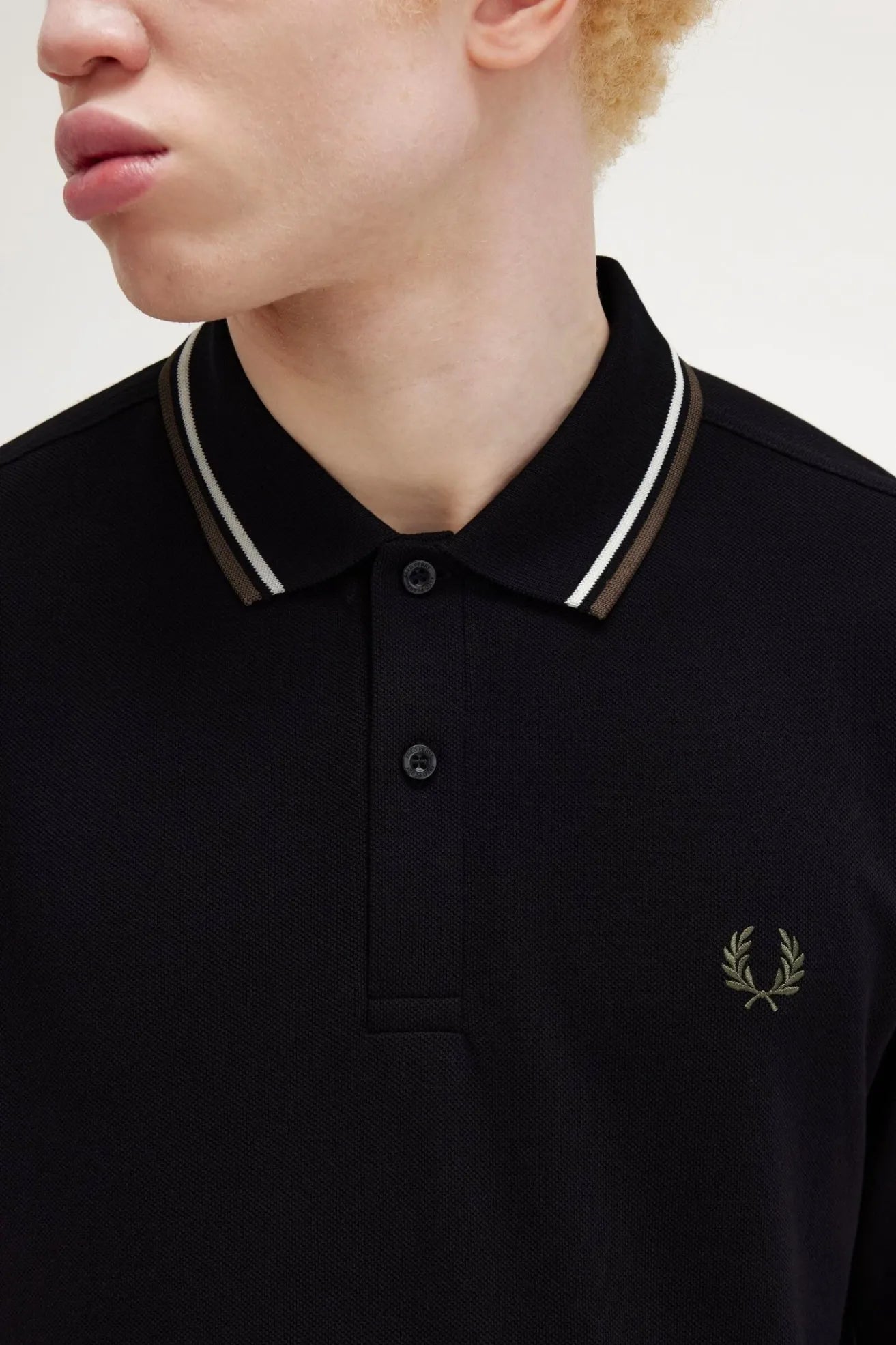 Fred Perry Polo Hombre Manga Larga M3636 Azul Negro W54 Who killed Bambi?