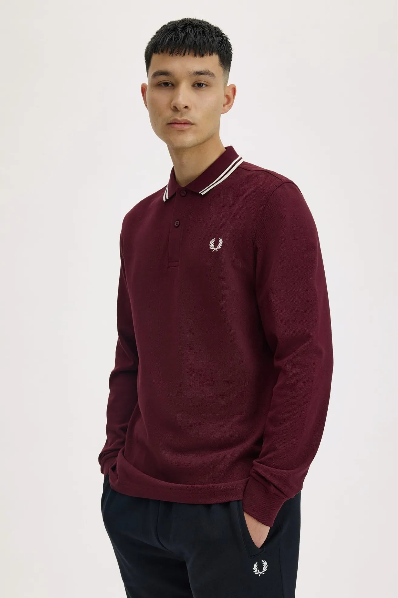 Fred Perry Polo Hombre Manga Larga M3636 Burdeos Who killed Bambi?