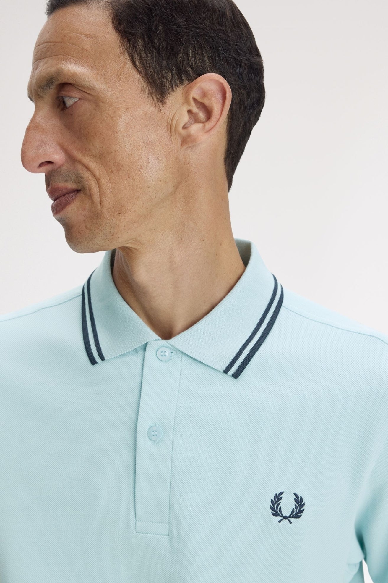 Fred Perry Polo M3600 Hombre Azul 97A Who killed Bambi?