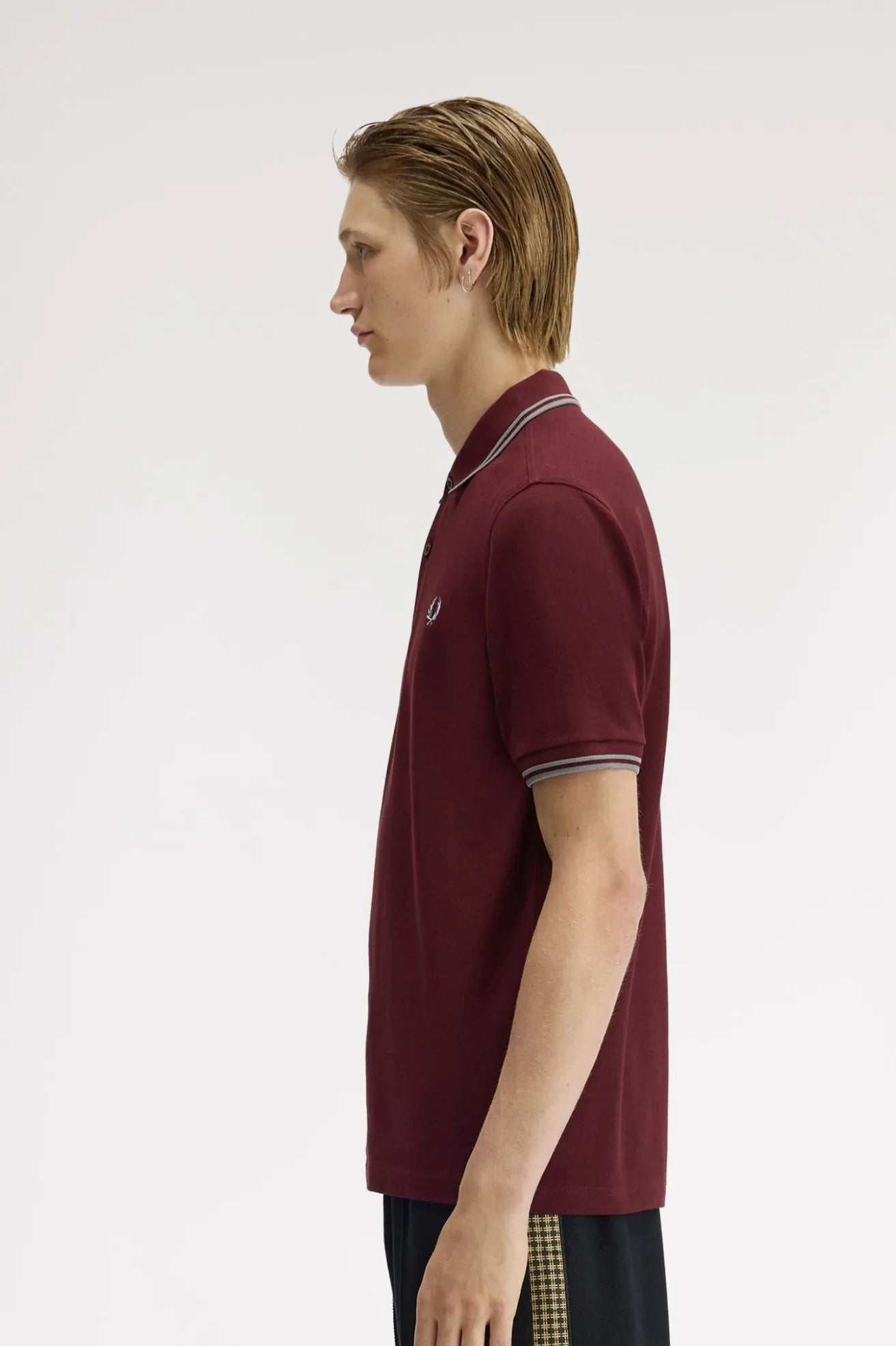 Fred Perry Polo M3600 Hombre Burdeos 08B Who killed Bambi?