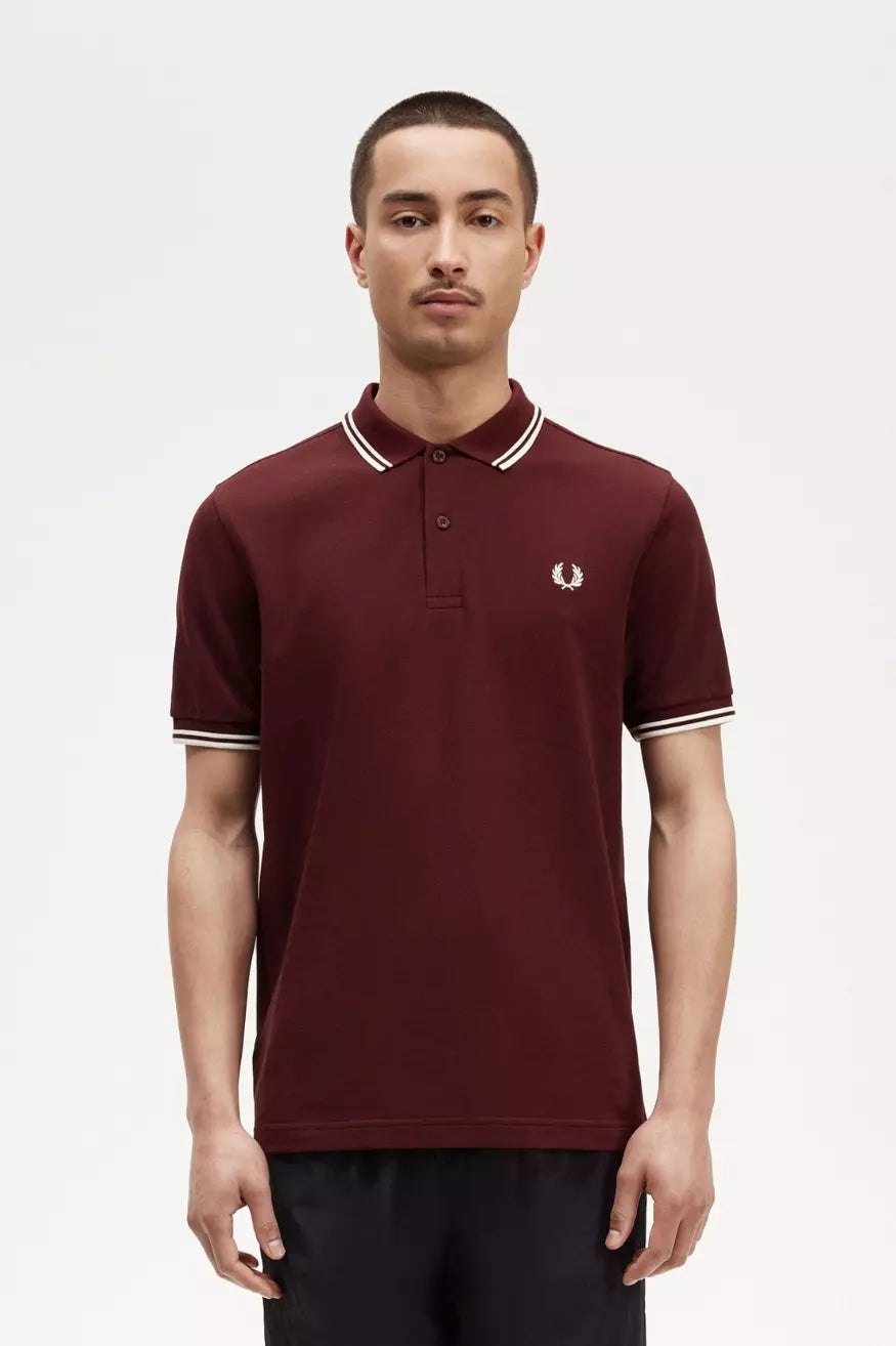 Fred Perry Polo M3600 Hombre Burdeos 597 Who killed Bambi?