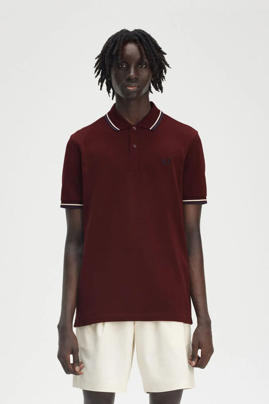 Fred Perry Polo M3600 Hombre Granate Y40 Who killed Bambi?