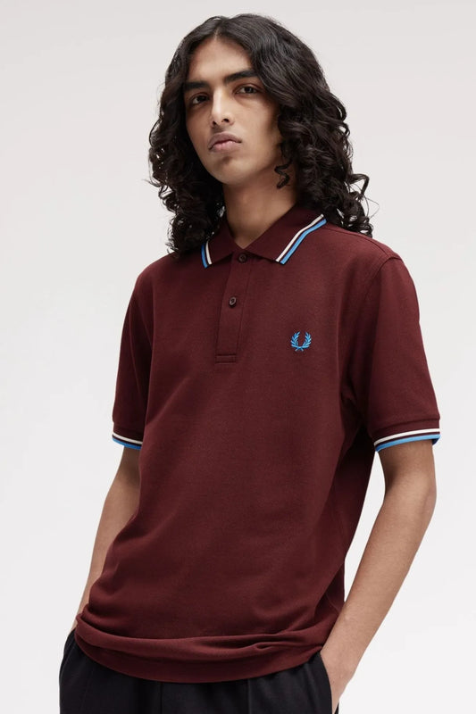Fred Perry Polo M3600 Hombre Granate Z63 Who killed Bambi?