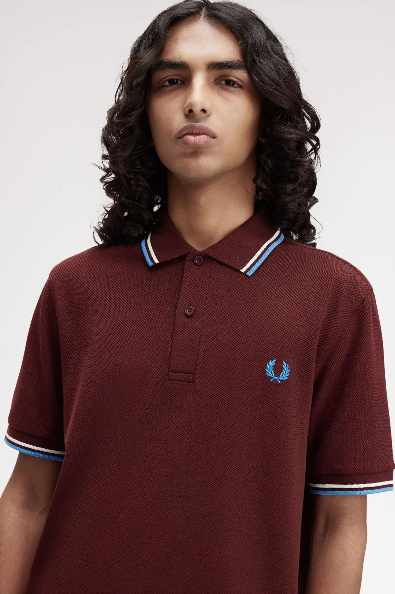 Fred Perry Polo M3600 Hombre Granate Z63 Who killed Bambi?
