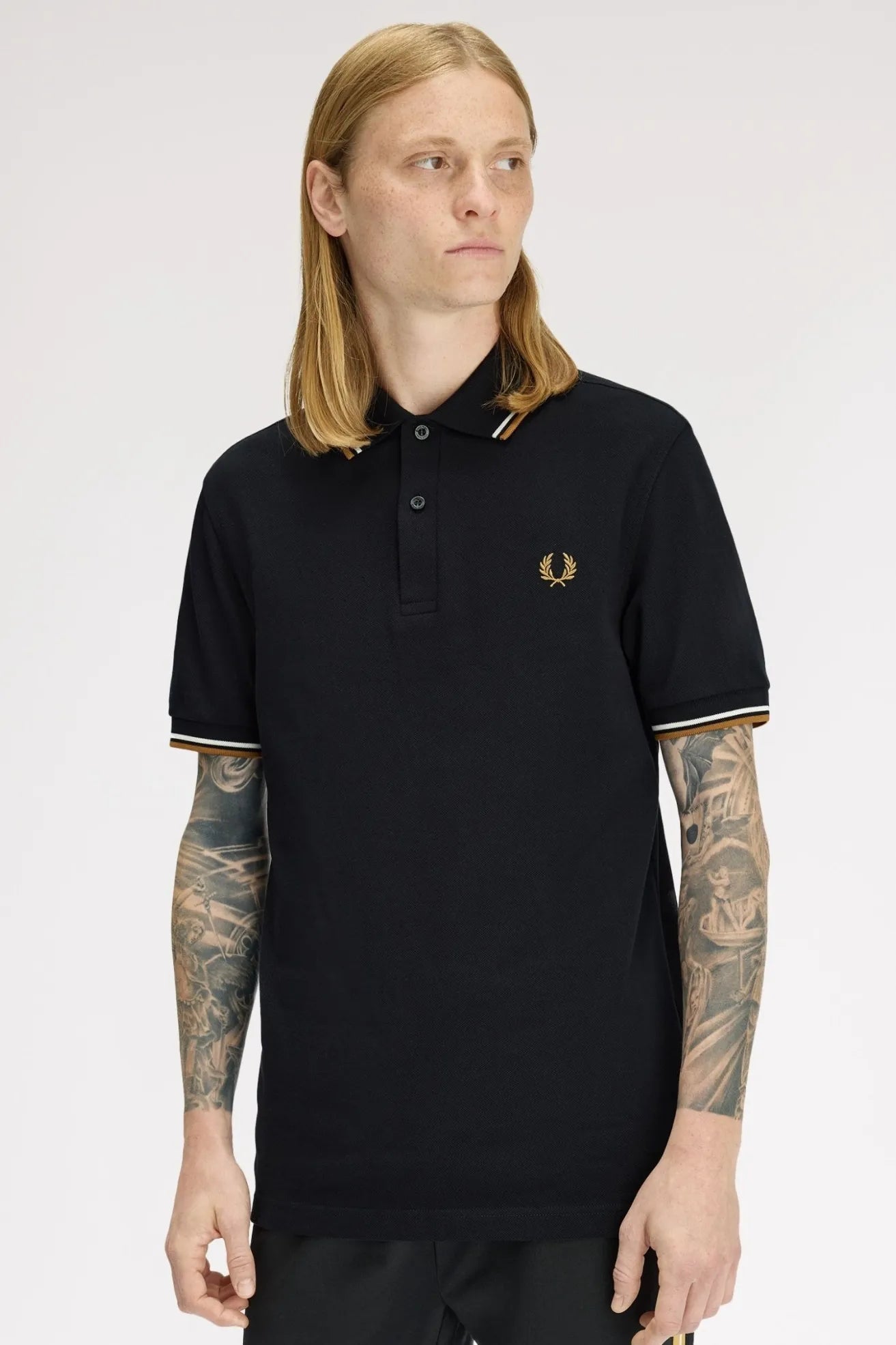 Fred Perry Polo M3600 Hombre Negro P69 Who killed Bambi?