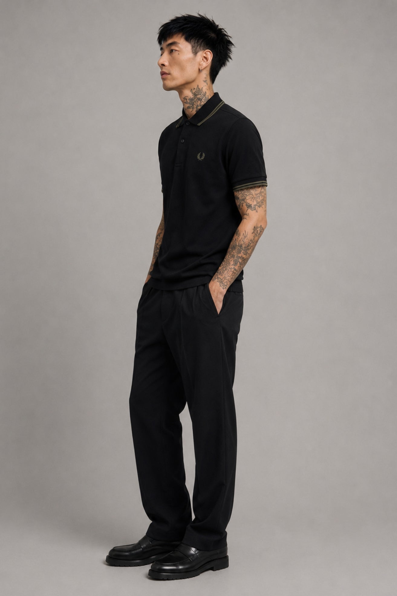 Fred Perry Polo M3600 Hombre Negro T44 Who killed Bambi?