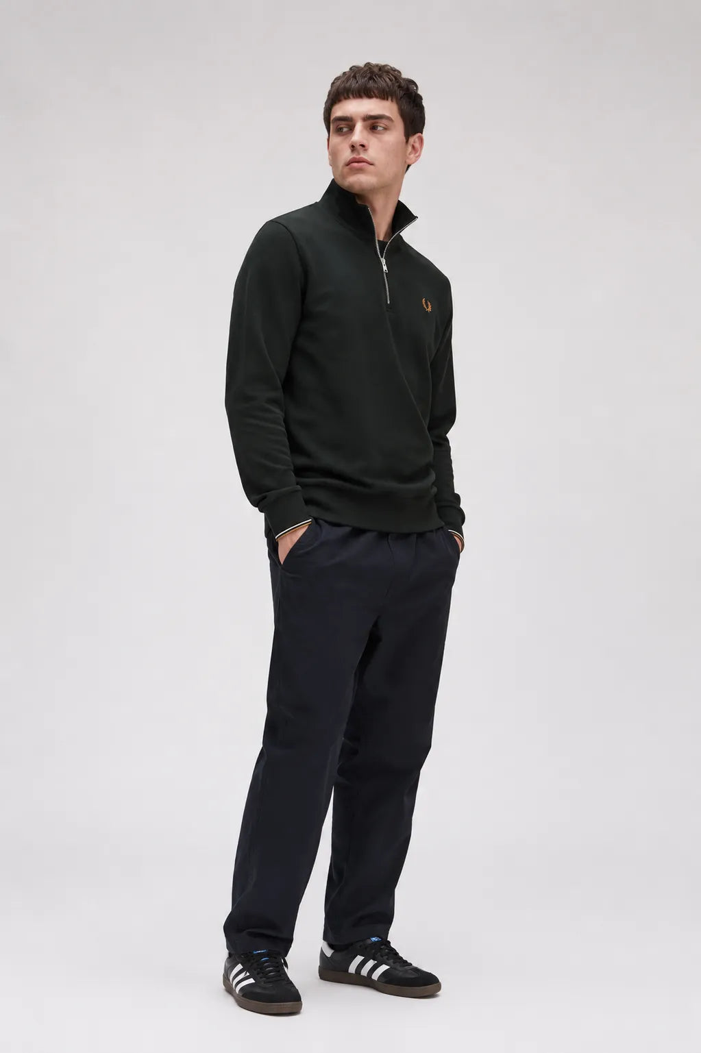 Fred Perry Sudadera Hombre Media Cremallera Verde 78C Who killed Bambi?