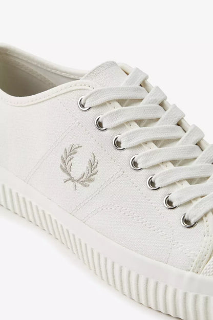 Fred Perry Zapatillas Hombre Hughes Low Canvas Oatmeal Who Killed Bambi?