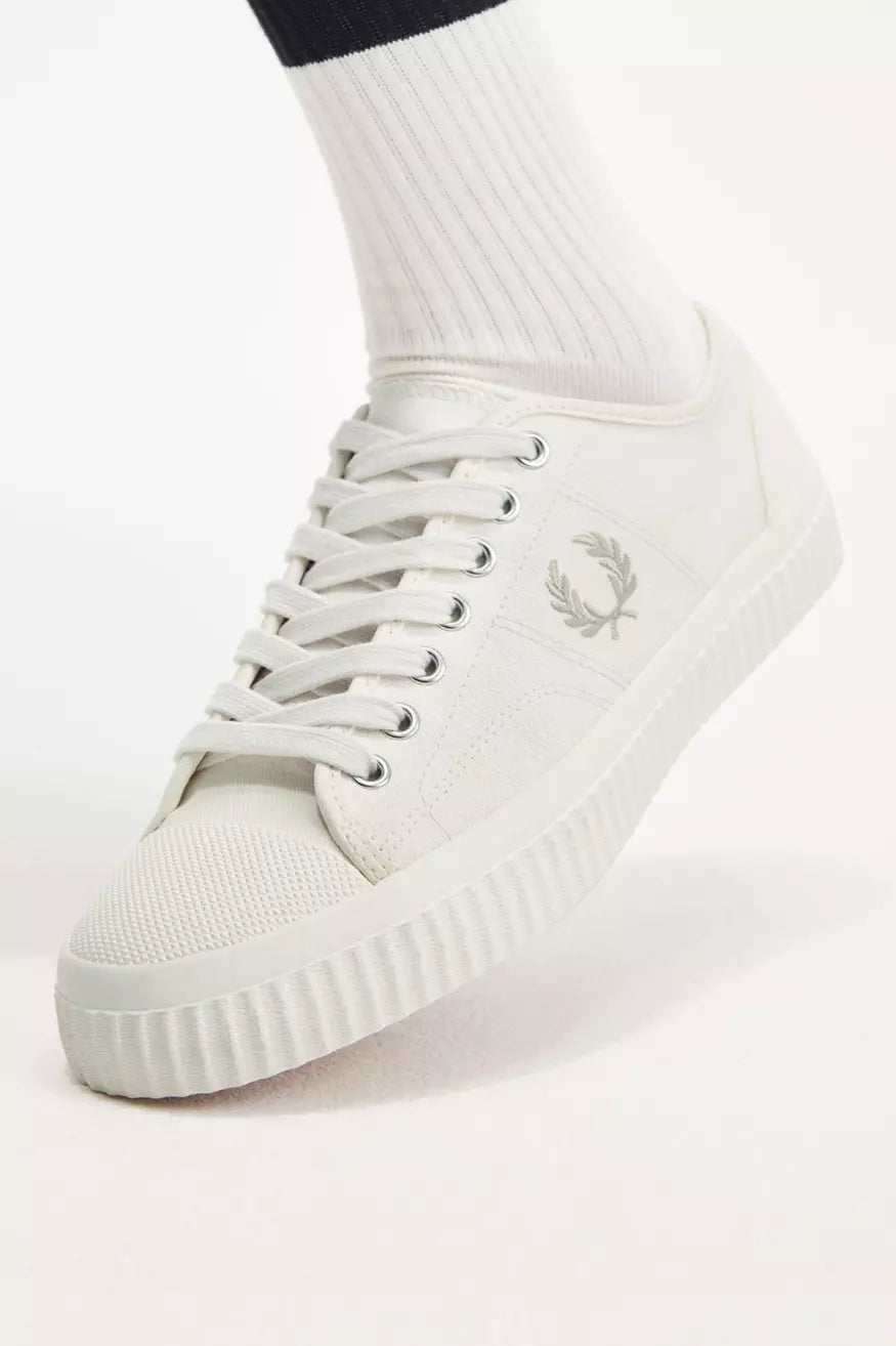 Fred Perry Zapatillas Hombre Hughes Low Canvas Oatmeal Who Killed Bambi?