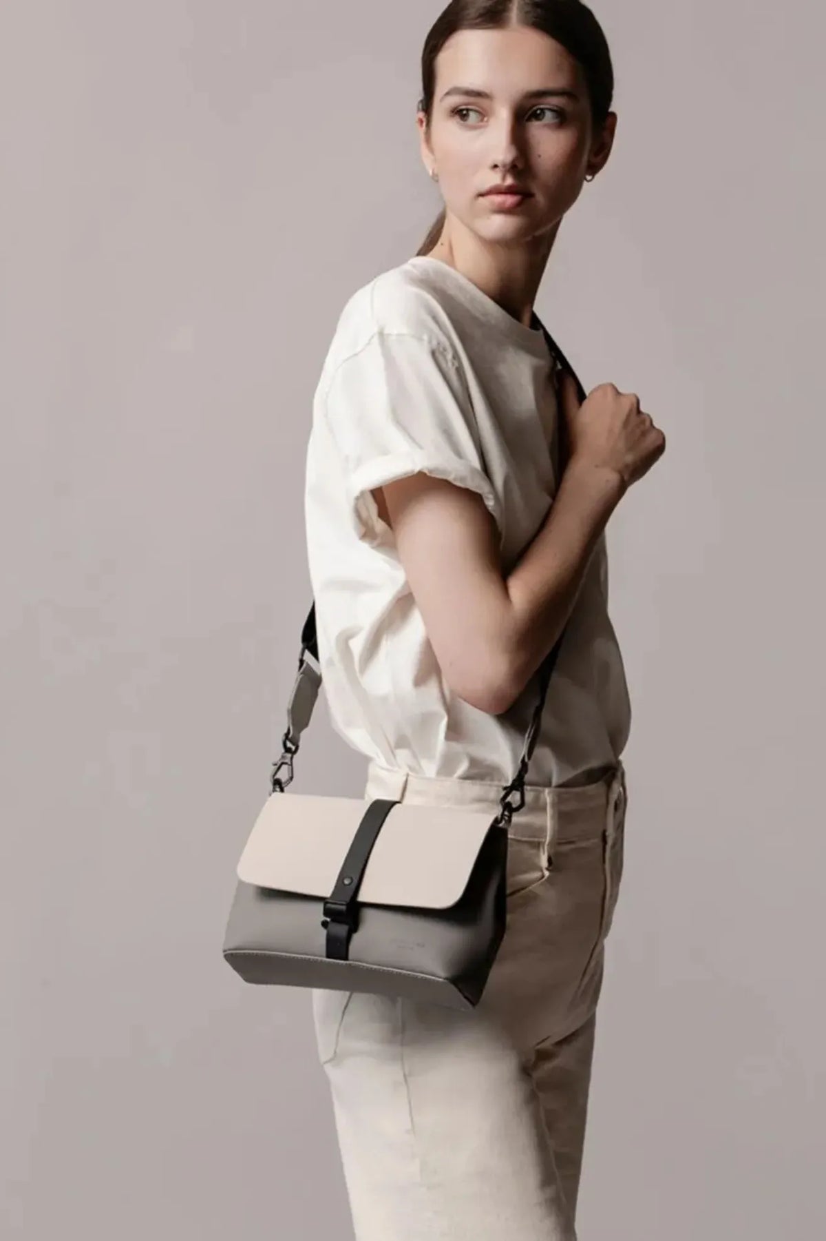 Gaston Luga Bolso Splash Crossbody Beige / Gris Who killed Bambi?