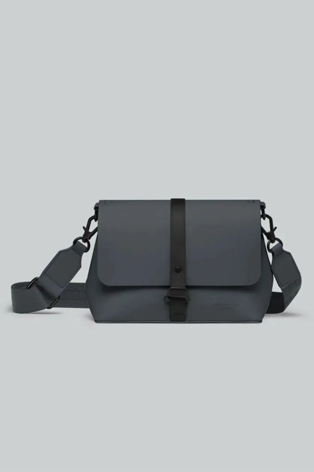 Gaston Luga Bolso Splash Crossbody Charcoal Who killed Bambi?