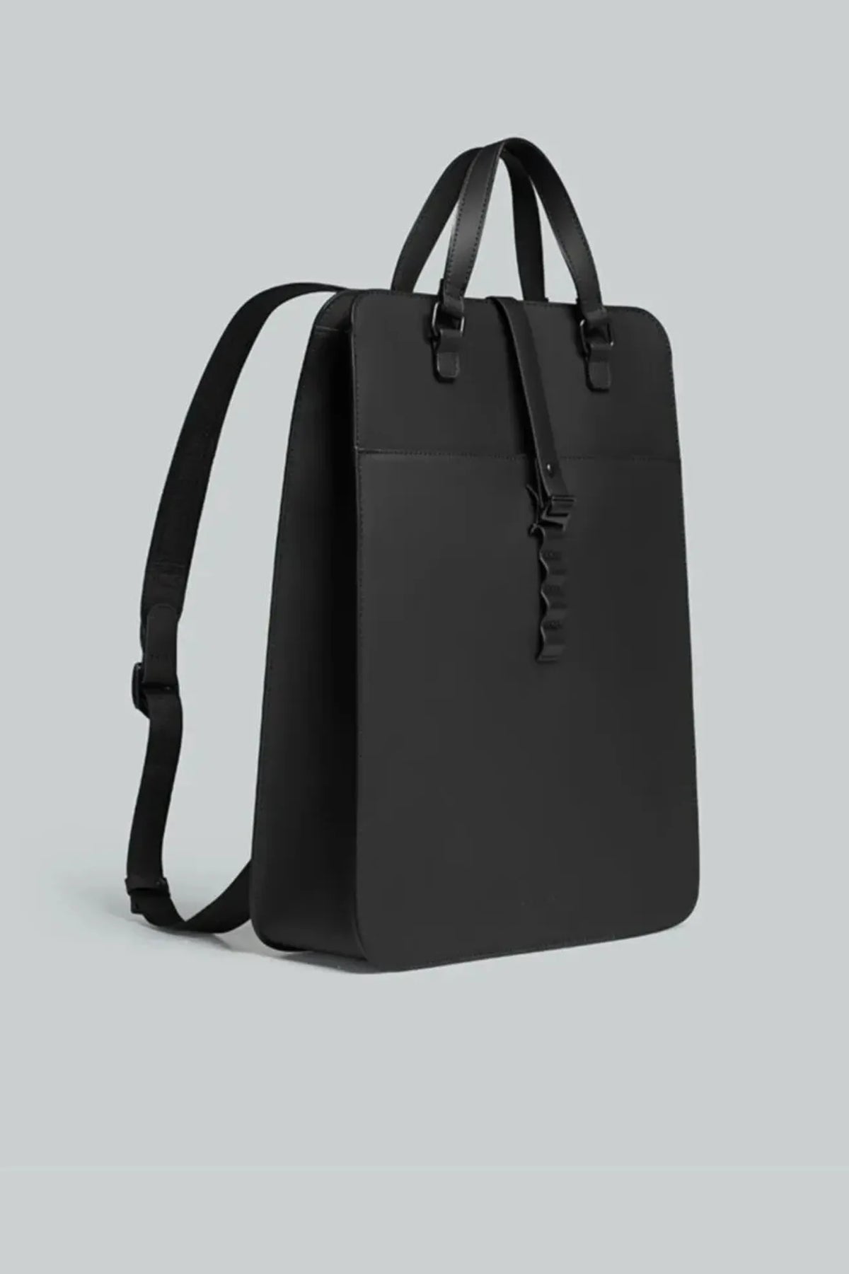Gaston Luga Mochila Splash Cleo 16" Negra Who killed Bambi?