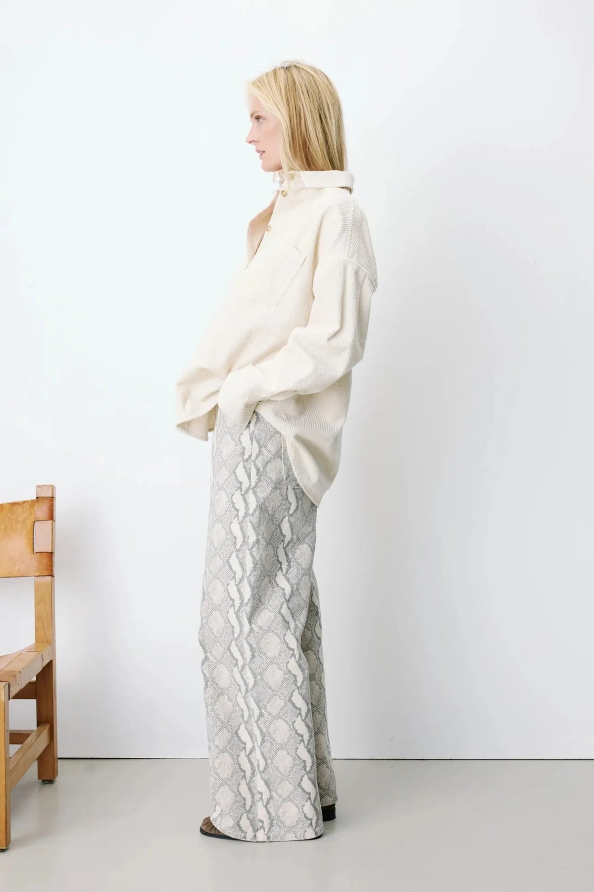 Grace And Mila Camisa Mujer Pana Oversize Ange Beige Who killed Bambi?