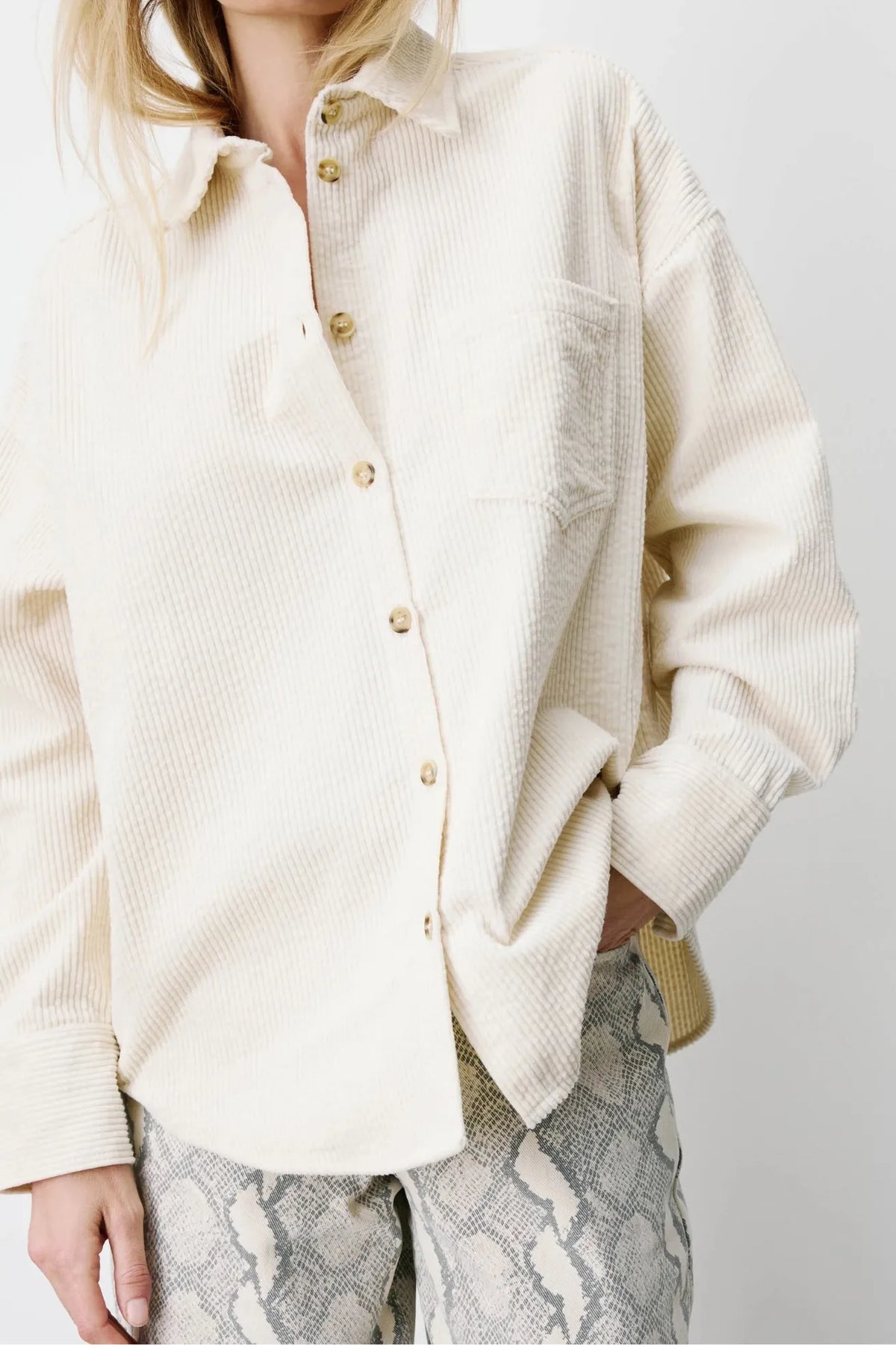 Grace And Mila Camisa Mujer Pana Oversize Ange Beige Who killed Bambi?
