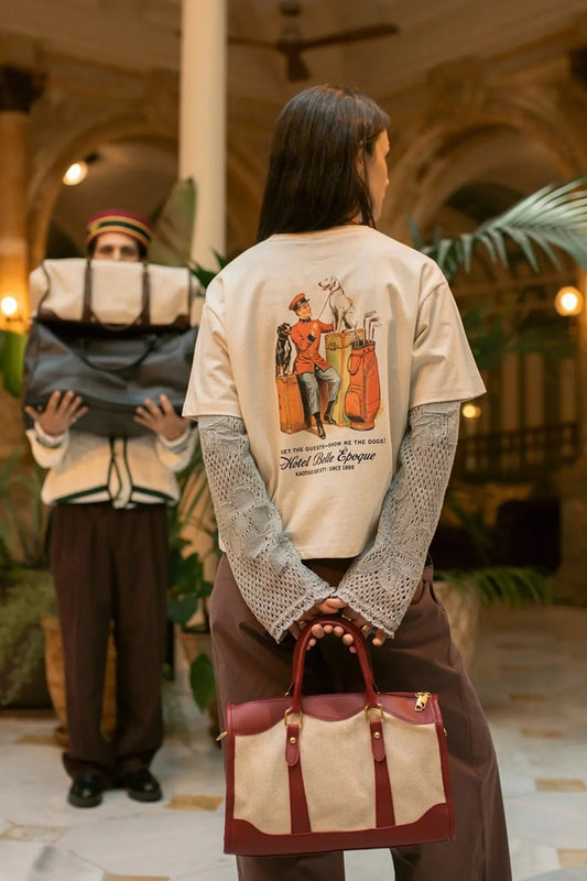 Kaotiko Camiseta Mujer Forget The Guest Beige Who killed Bambi?