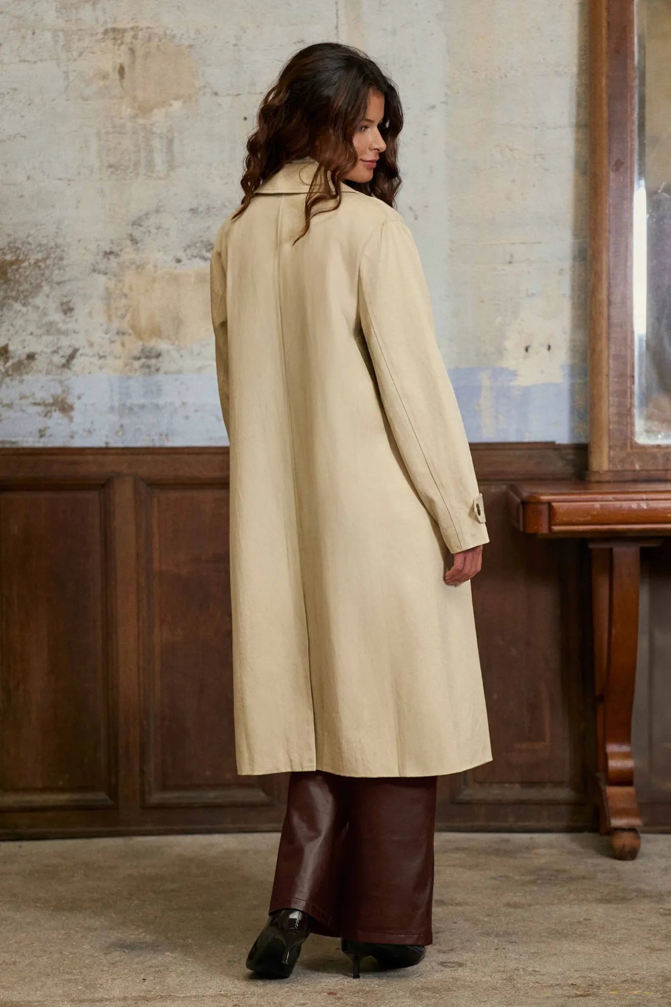 La Petite Étoile Trench Mujer Nevina Beige Who killed Bambi?