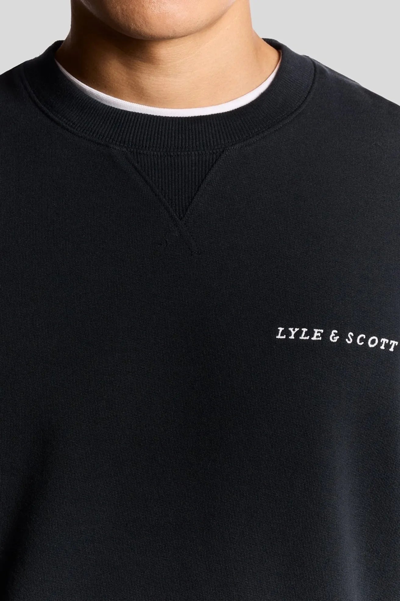 Lyle And Scott Sudadera Hombre Script Brushback Azul Who killed Bambi?