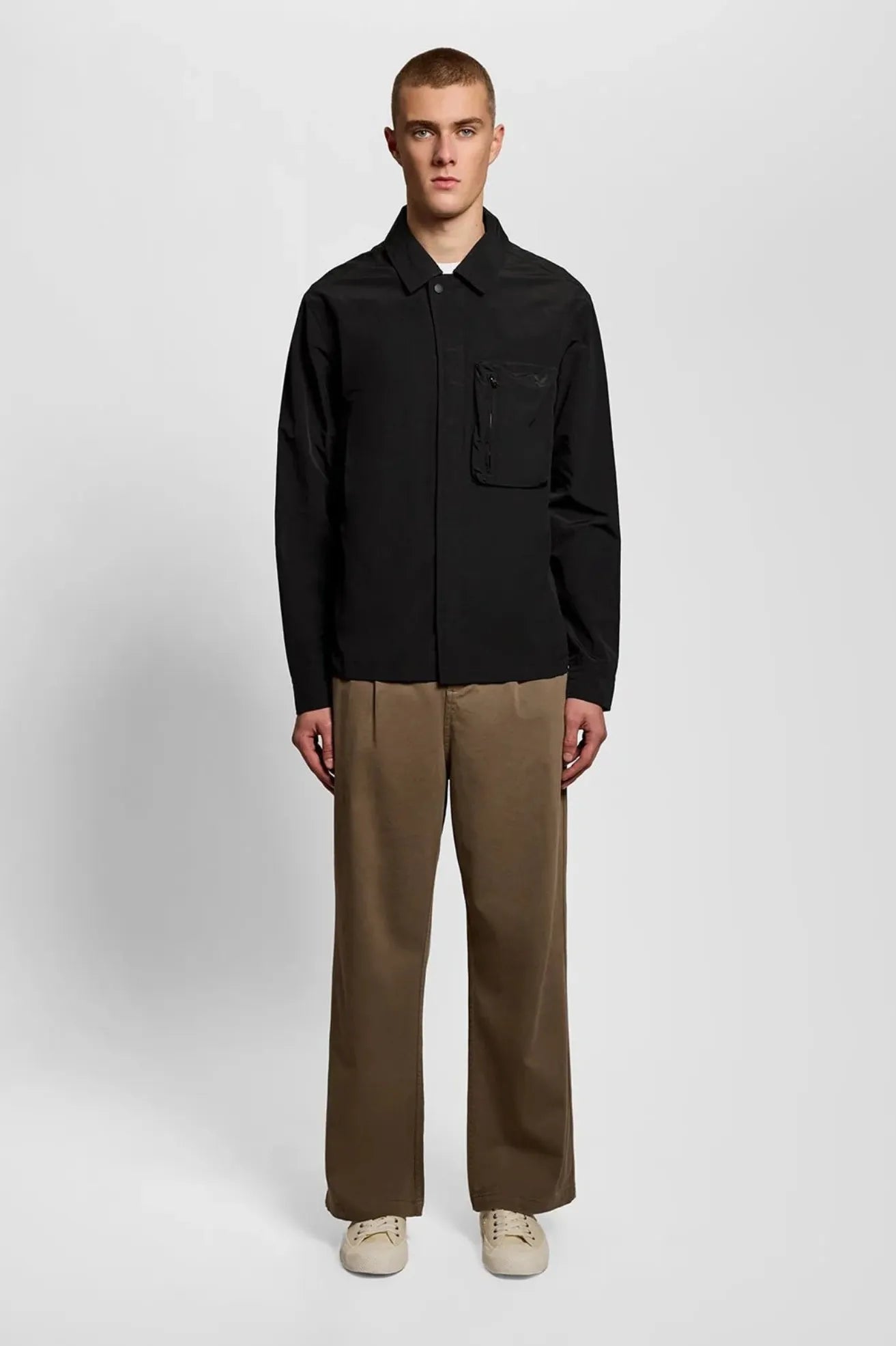 Lyle and Scott Chaqueta Hombre Lightweight Utility Pocket Negra Who killed Bambi?