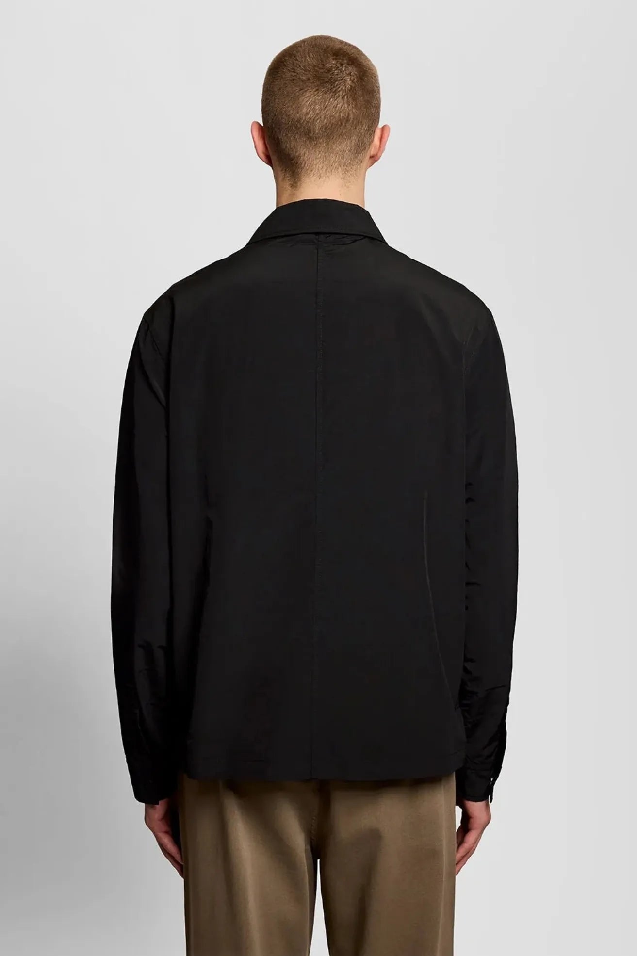 Lyle and Scott Chaqueta Hombre Lightweight Utility Pocket Negra Who killed Bambi?