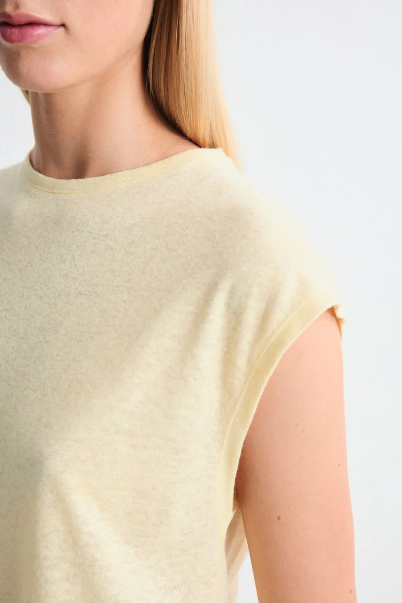Mus & Bombon Camiseta Mujer Luzara Amarillo Who killed Bambi?