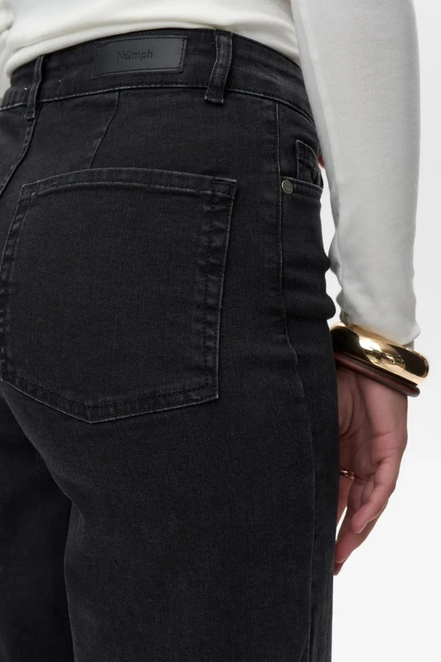 Nümph Pantalón Vaquero Mujer Nuparis Cropped Negro Gastado Who killed Bambi?