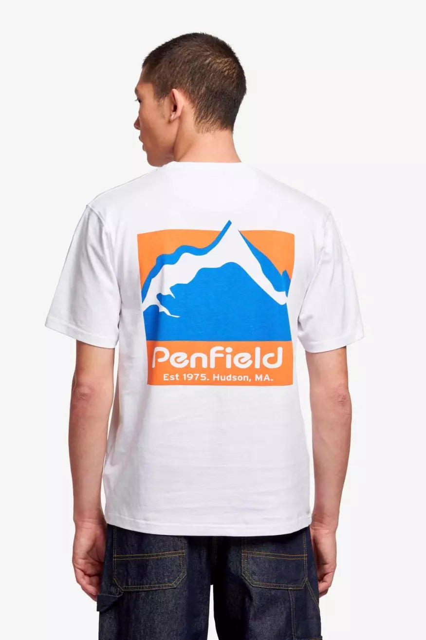 Penfield Camiseta Hombre Relaxed Fit Mountain Scene Back Blanca Who Killed Bambi?