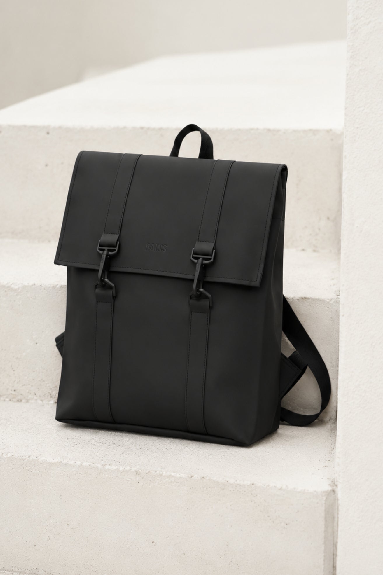 Rains Mochila Msn Bag Mini Negra Who killed Bambi?