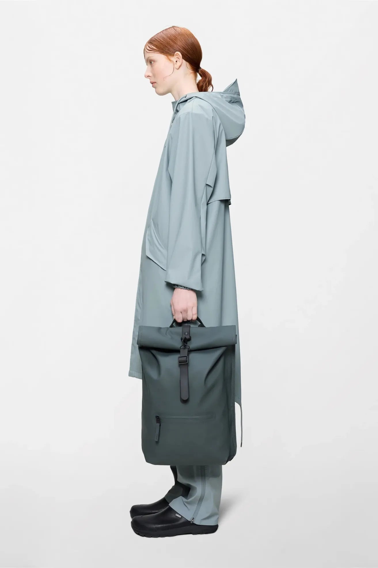 Rains Mochila Rolltop Rucksack Gris Oscuro Who killed Bambi?