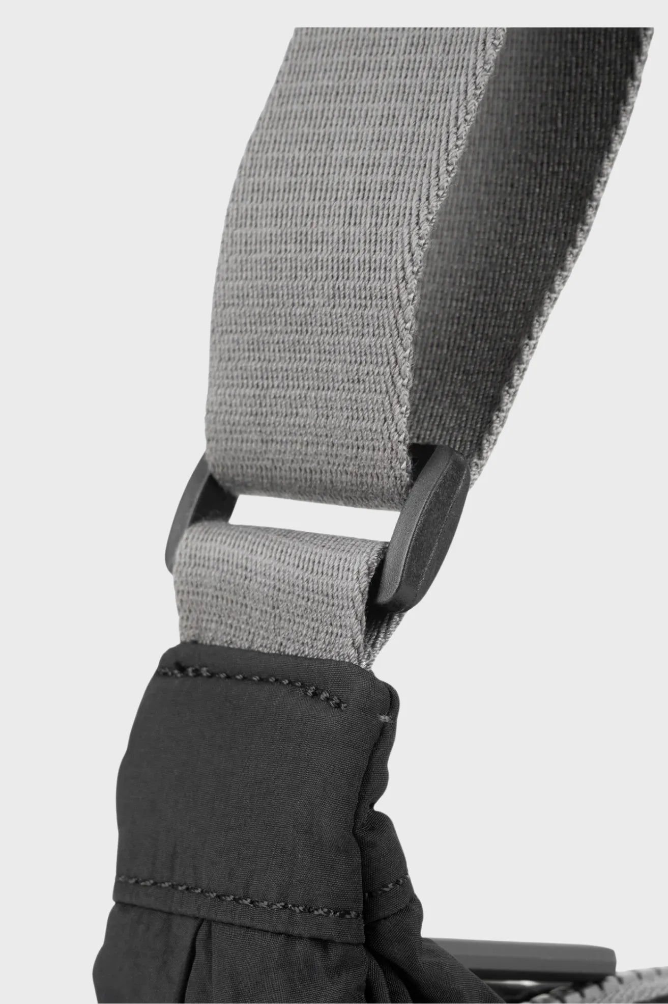 Roka London Bolso Farringdon Half Moon Bag Negro Who killed Bambi?