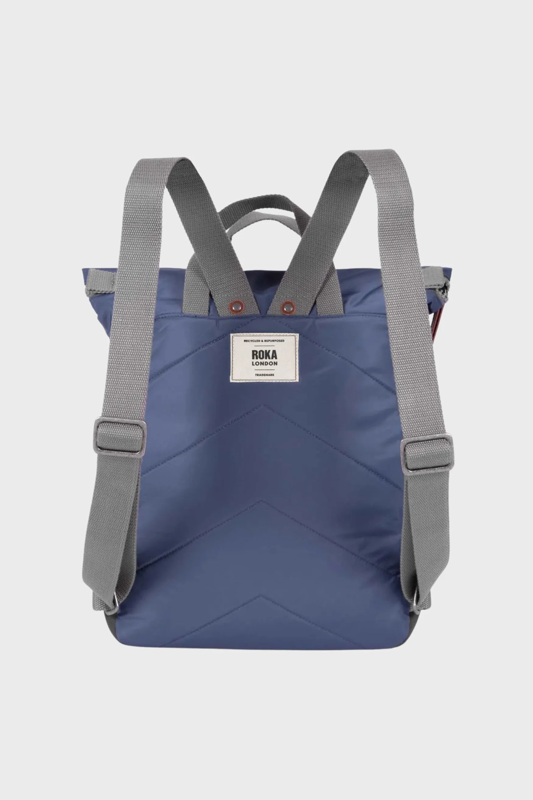 Roka London Mochila Canfield B Recycled Nylon Airforce Medium Who killed Bambi?