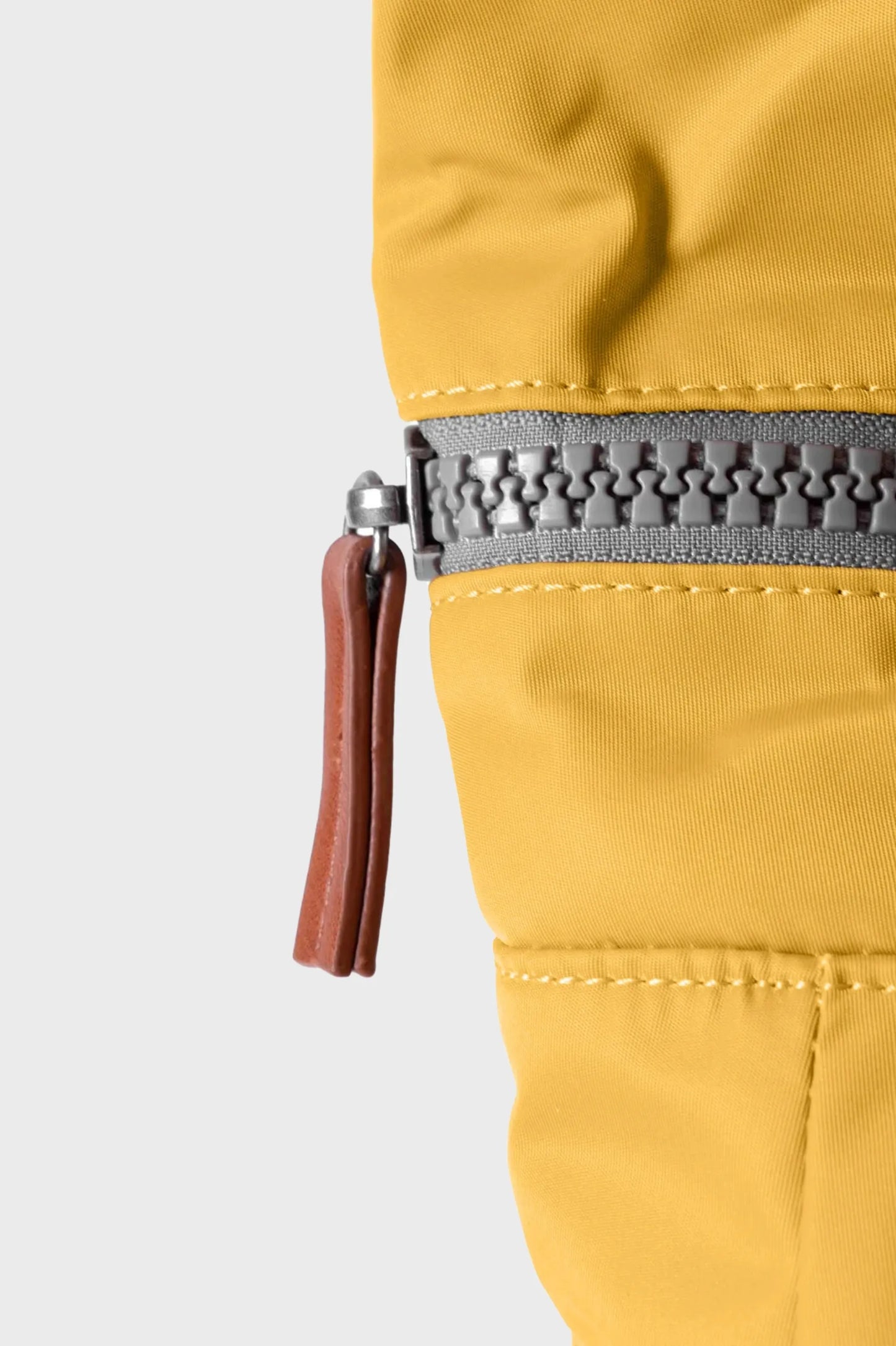 Roka London Mochila Canfield B Recycled Nylon Amarilla Medium Who killed Bambi?