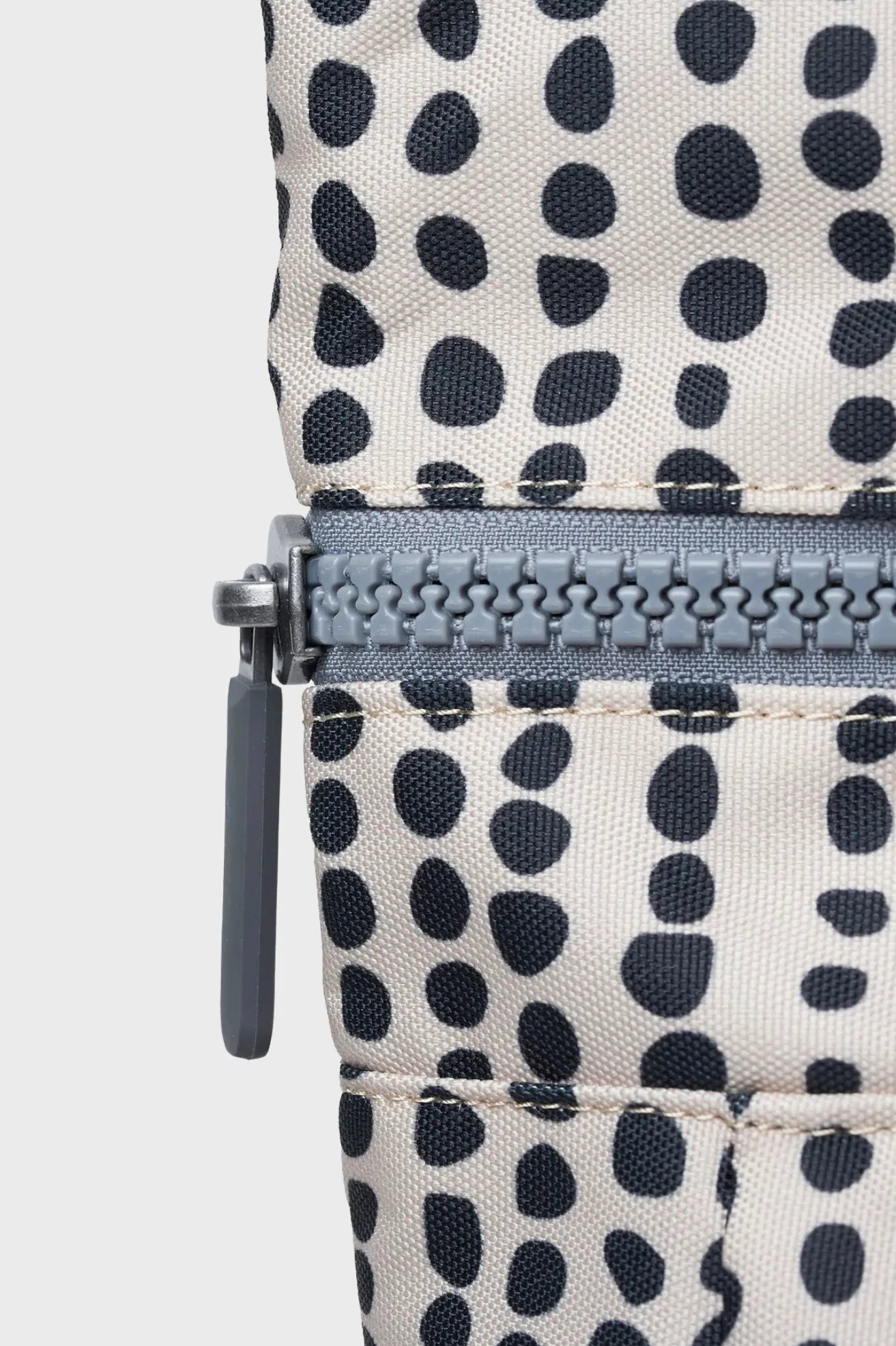 Roka London Mochila Canfield B Recycled Nylon Linear Dot Small Who killed Bambi?