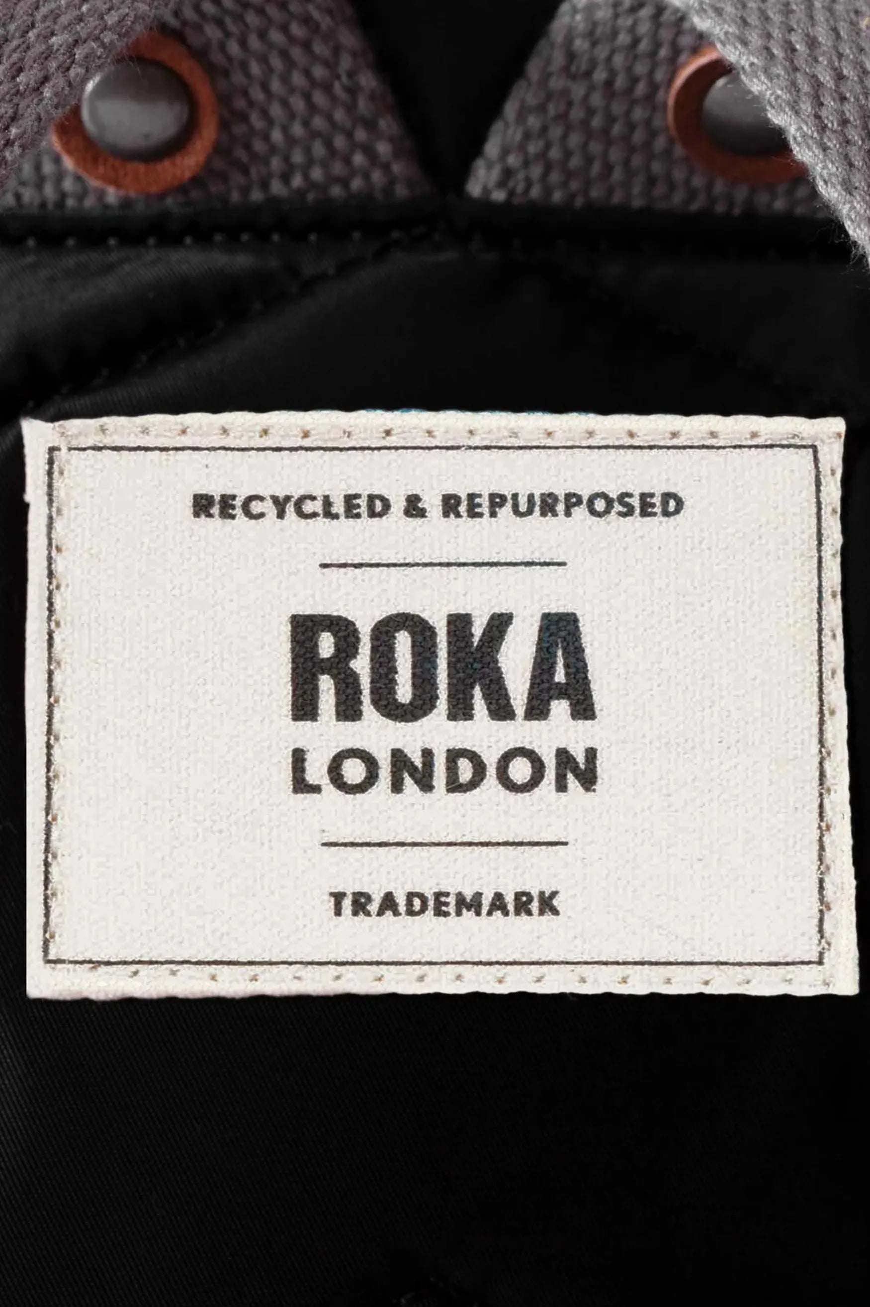 Roka London Mochila Canfield B Recycled Nylon Medium Negra Who killed Bambi?