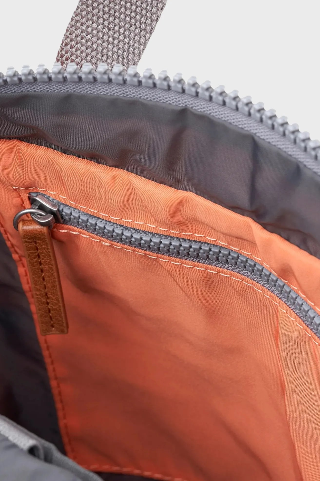 Roka London Mochila Canfield B Recycled Nylon Naranja Small Who killed Bambi?