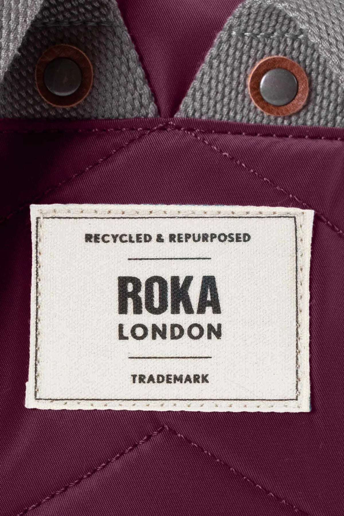 Roka London Mochila Canfield B Recycled Nylon Small Plum Who killed Bambi?