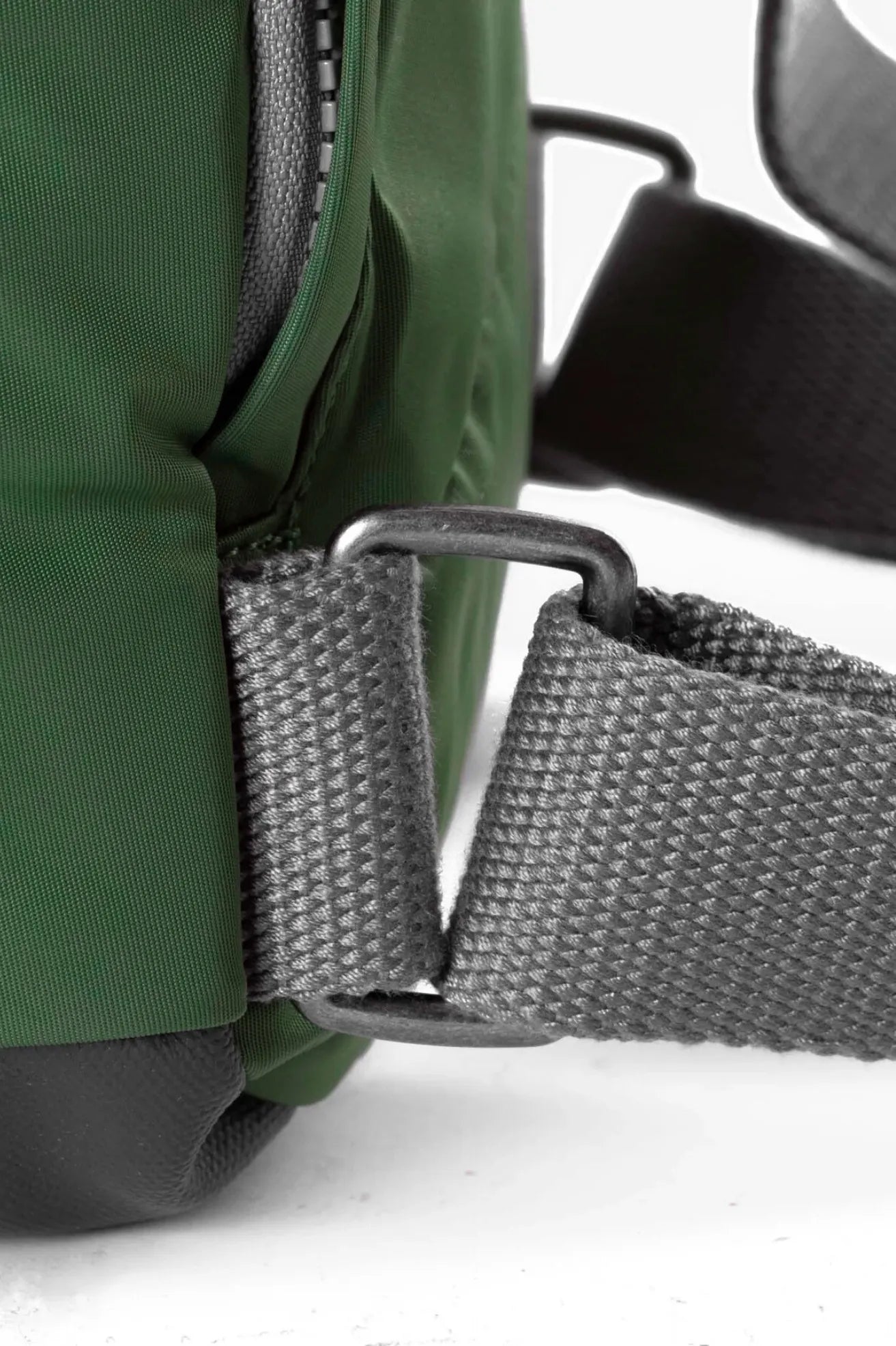 Roka London Mochila Canfield B Recycled Nylon Verde Avocado Small Who killed Bambi?