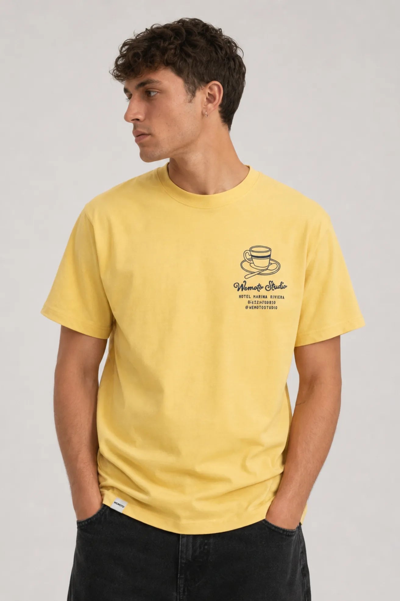 Wemoto Clothing Camiseta Hombre Marina Amarilla Who killed Bambi?