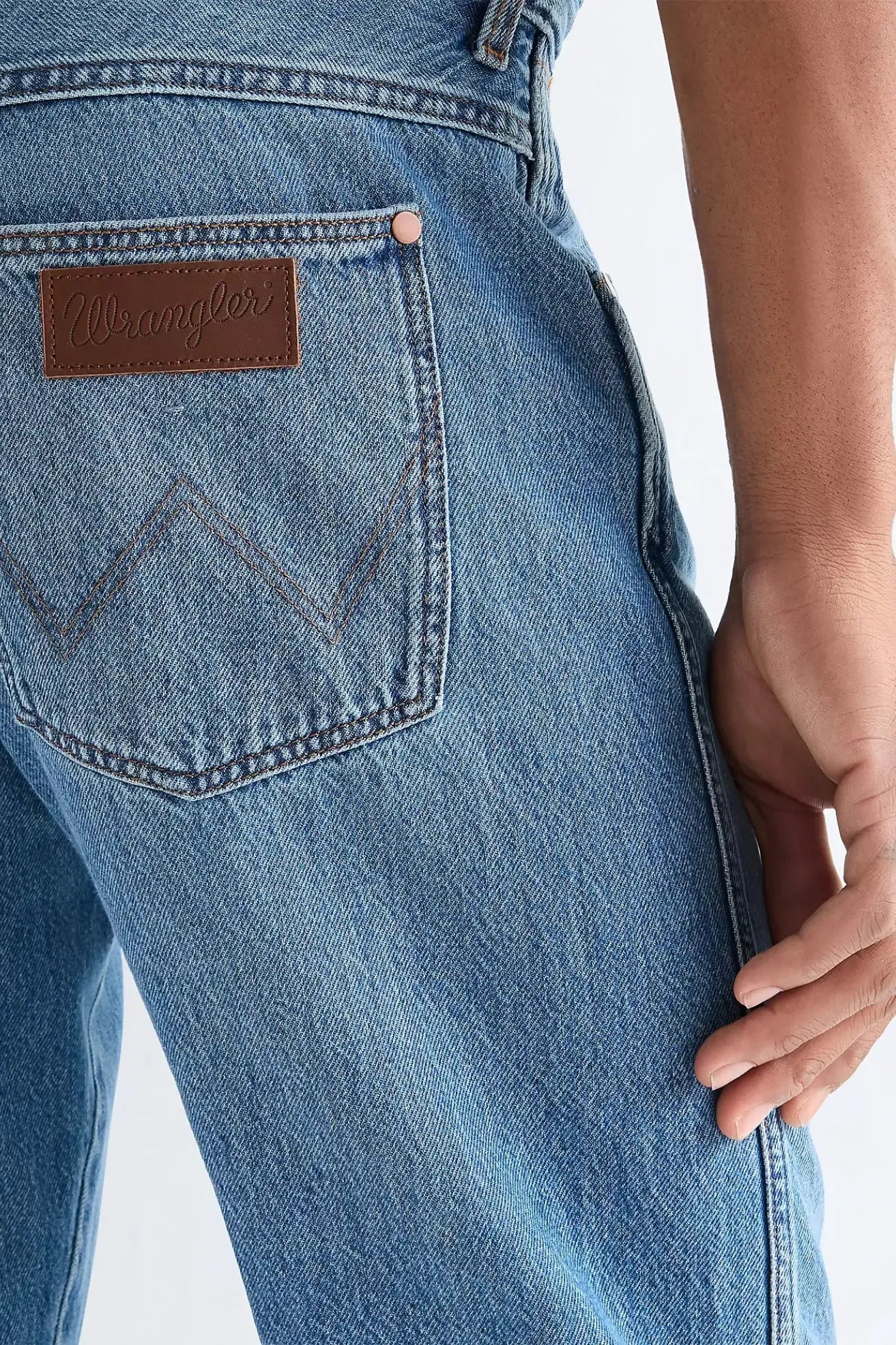 Wrangler Pantalón Hombre Frontier Storm Cloud Who killed Bambi?