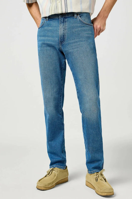 Wrangler Pantalón Vaquero Hombre River Bedazzled Azul Who killed Bambi?