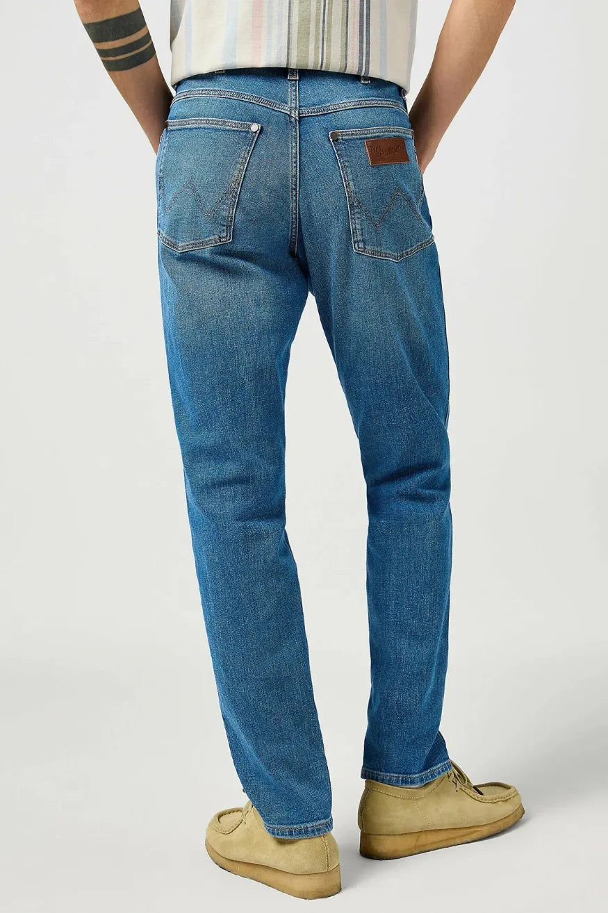 Wrangler Pantalón Vaquero Hombre River Bedazzled Azul Who killed Bambi?